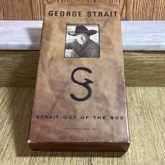 New Chinese Laundry Cozy Cream and Tan Slippers XS/S - Picture 7 of 7